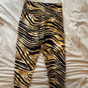 BBB high shine leggings